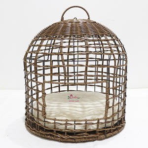 Abri intérieur/extérieur pour animaux de compagnie en jacinthe d'eau tissé à la main d'Artex Dong Thap Factory - Product Image 1