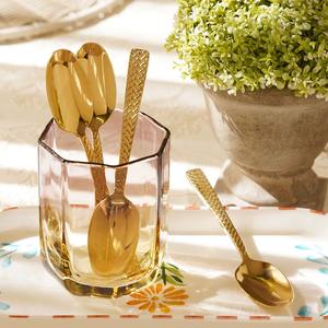 Cuchillo de Cena de Diseño Vintage, Cuchillo con Mango Grabado, Cubertería Decorativa, Cubertería de Estilo Europeo, Cuchillo de Lujo Plateado - Product Image 1