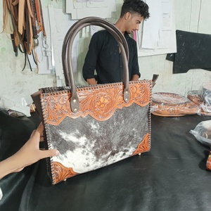 Sac fourre-tout en cuir véritable de style western, motif en cuir de vachette, gaufrage floral, mode vintage, rivets, deux poignées, fermeture à glissière, toutes saisons - Product Image 2