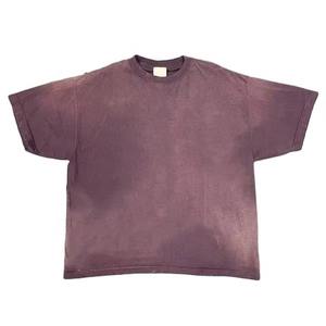 Camiseta Gráfica de Algodón 100% Personalizada para Hombre, Estilo Streetwear, con Efecto Desgastado, Lavado Ácido, Vintage, Decolorado por el Sol, Corte Cuadrado y Recortado - Product Image 3