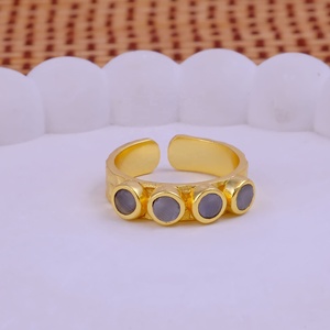 Anillo Ajustable de Latón con Ojo de Gato Gris y Piedras Multicolores, Chapado en Oro, Hecho a Mano, Estilo Moderno - Product Image 1
