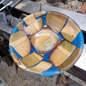 Bol en bois et résine fait main, bol à fruits en bois époxy, bol de service décoratif, décoration moderne pour la cuisine et la maison, centre de table - Product Image 4