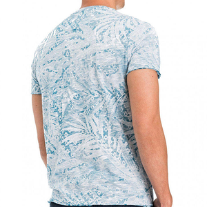 เสื้อยืดคอกลมแขนสั้นผู้ชาย ลายพิมพ์ทรอปิคอลสีน้ำเงิน ทรงปกติ ผ้าเจอร์ซีย์คอตตอน ระบายอากาศได้ดี - Product Image 2