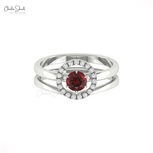 Anillo Geométrico Auténtico de Granate de Mozambique de 5mm con Diamantes Pavé en Oro Sólido de 14k, Anillo Apilable, Proveedor Verificado Chordia Jewels - Product Image 1
