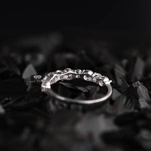 Anillo de Eternidad de Oro Blanco con Diamante Ovalado Cultivado en Laboratorio, Anillo de Boda, Joyería de Aniversario - Product Image 2