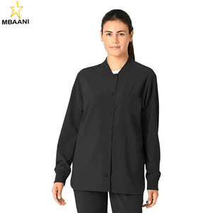 เสื้อแจ็คเก็ตครอสเฟล็กซ์สำหรับผู้หญิง ยี่ห้อ Scrubs รุ่น Force พร้อมกระเป๋า 4 ช่อง - Product Image 1