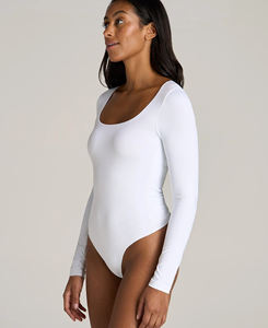 Combinaison de yoga moulante à manches longues et col rond pour femme, avec manches bouffantes, taille haute, respirante, style streetwear, qualité supérieure, vente en gros - Product Image 2