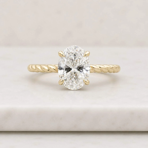 Bagues en diamant, bague de fiançailles en diamant taille ovale, or jaune, style luxueux, bijoux pour femmes - Product Image 1