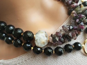 Collier fantaisie en résine colorée, chaîne à maillons épais en acrylique pour femmes, artisanat en résine d'Inde - Product Image 1