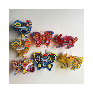 Linterna de Plástico Hecha a Mano Premium con Diseño Animal para el Festival de Medio Otoño, Biodegradable, Decoración de Lujo para Eventos, Venta al por Mayor, Exportación - Product Image 1