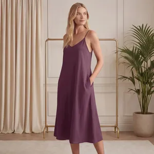 Robe midi violette élégante pour femmes, bretelles spaghetti, col en V, sans manches, décontractée, coupe trapèze, légère, style maxi - Product Image 2