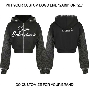 เสื้อครอปฮู้ดดี้ผู้หญิง พรีเมียม 320 GSM ผ้าฝ้ายถักเนื้อนุ่ม กันยับ ลายเสือดำที่แขนเสื้อ  โลโก้แบบกำหนดเอง ตกแต่งด้วยคริสตัล - Product Image 1