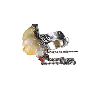 Anillo Pixiu Propicio y Curativo Hecho con Cera de Abeja de Ámbar Natural - Product Image 6