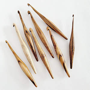 Crochet unique en bois et résine pour une expérience créative artistique, fournitures d'artisanat - Product Image 4