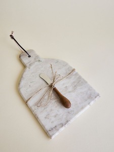 Planche à découper de luxe en marbre pour la cuisine, idéale comme cadeau de pendaison de crémaillère, cadeau de mariage et articles promotionnels - Product Image 4