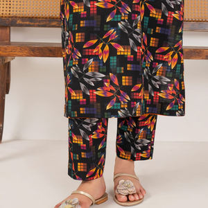 Collection Hiver : Nouveaux Designs de Robes Khaddar Pakistanaises pour Femmes – Tenues de Mariage 3 Pièces en Gros - Product Image 4