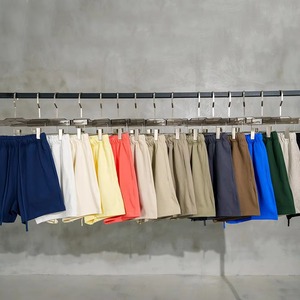 Shorts en molleton 100 % coton personnalisés, tissu molletonné épais 450 GSM, basiques, style streetwear pour marque de créateur - Product Image 1