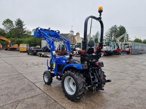 Tracteur Solis 4x4 d'origine avec chargeur arrière, système hydraulique, utilisation agricole, moteur diesel, matériel agricole, vente en gros, prix avantageux - Product Image 5