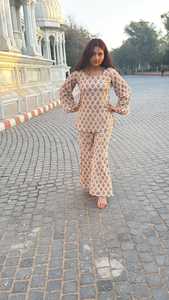 Elegant Women <b>Peach</b> Printed Co Ord Set Casual Wear Full Sleeve <b>Top</b> With Matching Palazzo Pants - Product Image 4