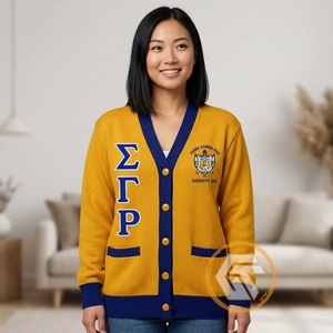 Tresors grecs – Nouveauté : Chemise décontractée à col en V avec appliques brodées en acrylique Sigma Gamma Rho, boutonnée sur le devant, idéale pour l'hiver, qualité supérieure - Product Image 4