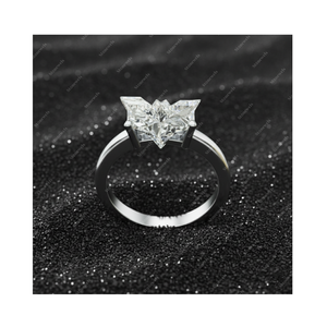Ideas de regalos de Navidad originales, anillo de diamantes único personalizado de 0.50ct con diseño de murciélago para mamá, papá, esposa, marido, joyería por menos de 500 para 2025 - Product Image 1