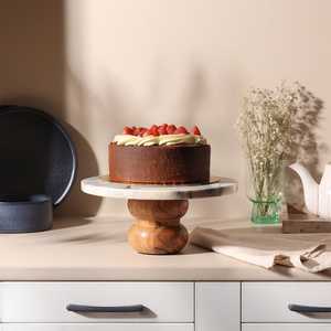 Vente flash - Assiette à gâteau ronde en marbre avec base en bois - Design minimaliste - Plat de service durable - Product Image 4