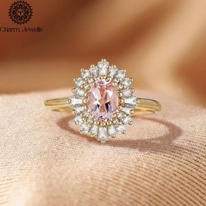 Anillo de Compromiso Clásico con Moissanita Corte Cojín para Mujer Charm_Jewells, Diseño Floral, Engaste de Garras, Certificado IGI, Bañado en Rodio - Product Image 2