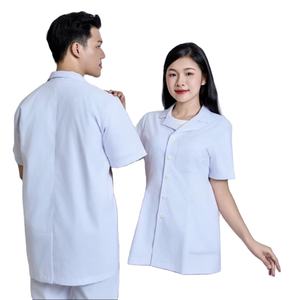 Bata Sanitaria Corta Unisex FMF, 65% Poliéster/35% Algodón, Tejido, Uso Hospitalario, Modelo 61003/62003, En Stock - Product Image 1