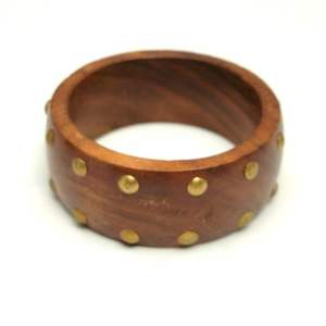 Pulsera de Madera con Pentagrama Retro, Diseño Moderno con Remaches Anchos, Hecha a Mano, Resistente al Agua, Accesorio Unisex - Product Image 5