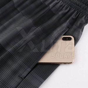 Shorts de football respirants et anti-humidité à faible MOQ, personnalisés pour hommes, grandes tailles, pour équipes de football, entraînements et matchs - Product Image 4