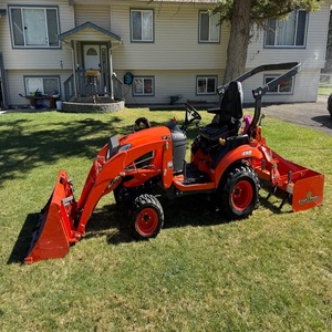 Tracteur compact Kubota BX23S de grande performance, série de mini-tracteurs, 21 CV, 4 roues motrices, avec fonctions automatiques - Product Image 1