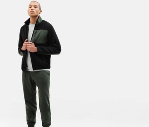 Veste en polaire sherpa noire personnalisée à fermeture éclair intégrale avec col montant et poche contrastante sur la poitrine pour la vente en gros et les vêtements de marque privée USA UK - Product Image 2