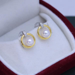 Boucles d'oreilles fines minimalistes en argent S925 avec perles d'eau douce blanches de 6 à 7 mm, forte luminosité, presque parfaites, vente en gros - Product Image 2