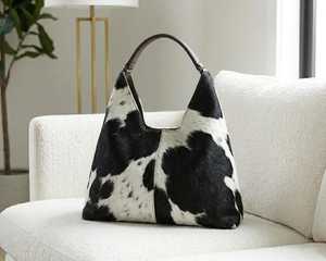 Bolso Tote de Cuero Vacuno Hecho a Mano de Primera Calidad, Diseño en Blanco y Negro, Duradero, Casual, para Viajes y Uso Diario - Product Image 1
