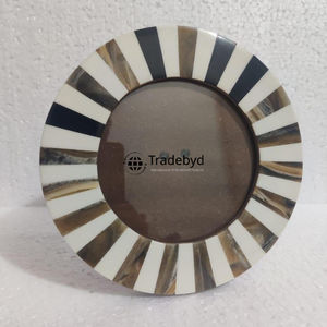 Marco de Fotos con Incrustaciones de Hueso Hecho a Mano por Artesanos, Acabado Brillante, Decoración de Lujo para el Hogar por Tradebyd - Product Image 6