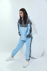 Ensemble de survêtement à capuche pour femme, manches longues, coupe ample, blocs de couleur, poches latérales, respirant, hiver, décontracté, polyester et coton - Product Image 4