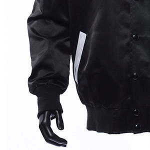Chaqueta Varsity Dorada Satinada para Hombre, Corte Regular, Cuello Alto, Ribete Rojo, Cierre con Botones de Cuerno, Informal, Transpirable, 100% Poliéster, Invierno - Product Image 3