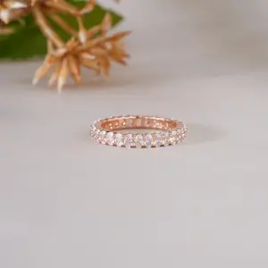 Bague Éternité Élégante en Or Rose avec Diamants Ronds pour Femme – Cadeau de Mariage, Fiançailles, Anniversaire – Bijoux de Luxe Raffinés - Product Image 5