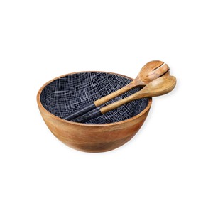 Bol à salade moderne en bois avec intérieur émaillé noir à motif quadrillé et cuillères de service assorties pour un style de repas audacieux - Product Image 1