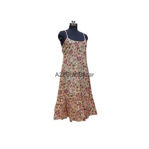 Robe midi en coton tricoté 100% bohème, col en V, imprimé floral, sans manches, silhouette moulante pour les soirées d'été - Product Image 3