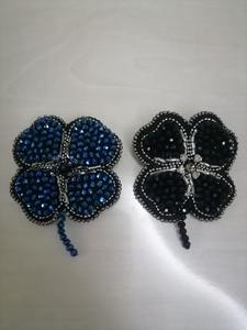 Broche artisanale en perles de rocaille brodées, style bohème, accessoire de mode - Product Image 4