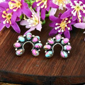 Boucles d'oreilles fines demi-cercle en pierre précieuse turquoise et coton faites à la main, style bohème du Sud-ouest, bijoux de cowgirl western - Product Image 3