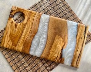 Planche à découper artisanale en bois et résine époxy pour viande et légumes, planche à découper en bois époxy de qualité supérieure pour la décoration de la cuisine - Product Image 4