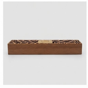 Boîte de rangement pour encens en bois de manguier faite à la main avec un design géométrique découpé au laser pour une utilisation toute l'année - Product Image 2