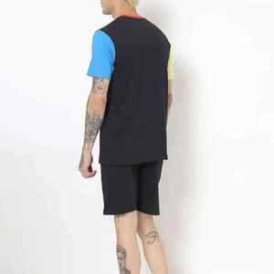 GENERSA SPORTS เซตเสื้อยืดคอกลมแขนสั้นพิมพ์ลายสีดำสำหรับผู้ชายกางเกงขาสั้นเอวยืดหยุ่นทำจากโพลีเอสเตอร์น้ำหนักเบาระบายอากาศดีใส่สบายในฤดูร้อน - Product Image 3