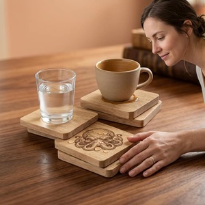 Juego de Posavasos Cuadrados de Madera con Diseño de Pulpo, Rústicos, Hechos a Mano, Antideslizantes, 6 mm de Grosor, 10 cm de Diámetro, Arte con Cuentas - Product Image 3
