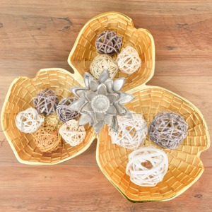 Cuenco decorativo 3 en 1 de latón dorado con diseño floral plateado, perfecto para entretenir a los invitados, como centro de mesa y como artículo de regalo. - Product Image 5