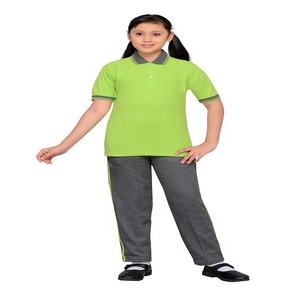 Personalización de fábrica Niñas Escuela Ropa deportiva Uniformes Conjunto Camiseta verde Conjunto de pantalón de chándal gris - Product Image 1