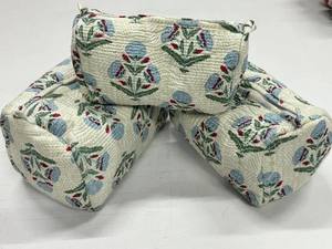 Juego de 3 Bolsas de Cosméticos de Algodón con Estampado Floral Bohemio, Acolchadas, Hechas a Mano, con Adornos Florales, Cierre de Cremallera y Cadenas - Product Image 3