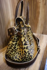 Bolso de Mano de Cuero Vacuno para Mujer, Hecho a Mano, con Cierre de Cremallera, Estilo Casual, con Cadena Decorativa, en Oferta - Product Image 2